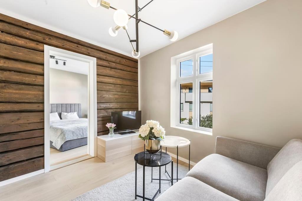 Apartamento Romslig Og Moderne I